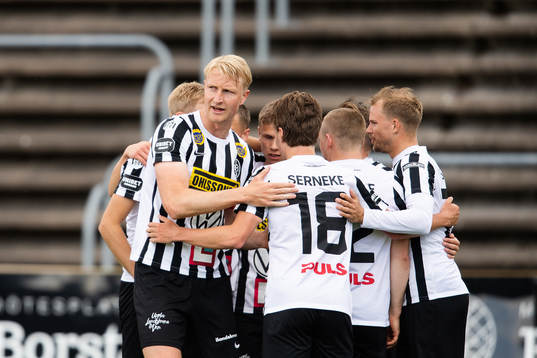 Landskronas Viktor Wihlstrand jublar