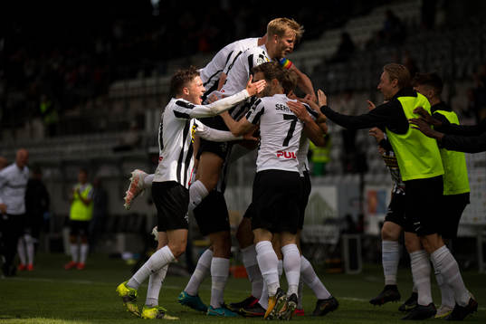 Landskronas spelare jublar