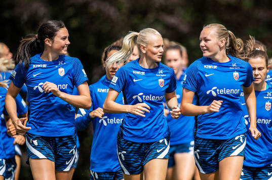 Ingrid Syrstad Engen, Karina Sævik and Frida Maanum of the