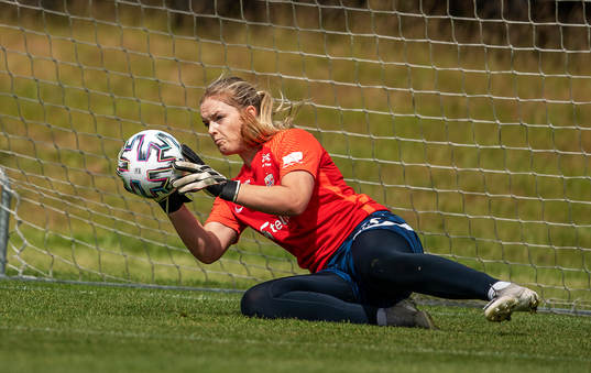 goalkeeper Guro Pettersen of the Norwegian women’s
