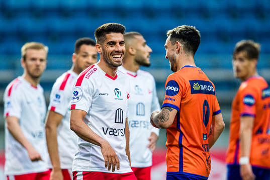 Antonio Martin Nieves of Fredrikstad and Niklas Fernando