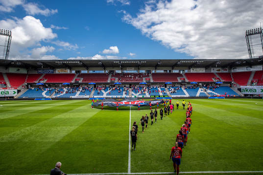 Spelarna gör entré på Olympia