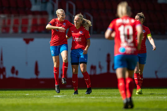 Helsingborgs Maya Waltersson och Johanna Andersson jublar