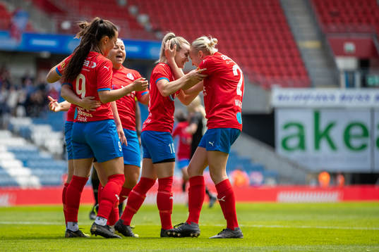 Helsingborgs Sanna Nilsson och Maya Waltersson jublar