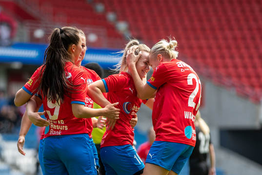 Helsingborgs Sanna Nilsson och Maya Waltersson jublar