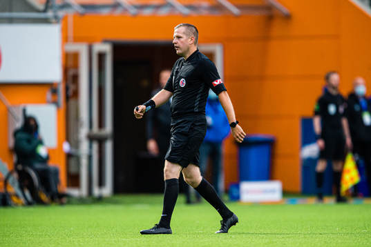 Magnus Nicolai Koløy, referee