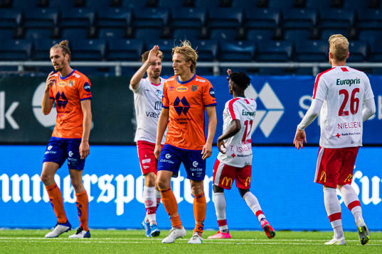Quint Arie Jansen and Erlend Segberg of Aalesund looks