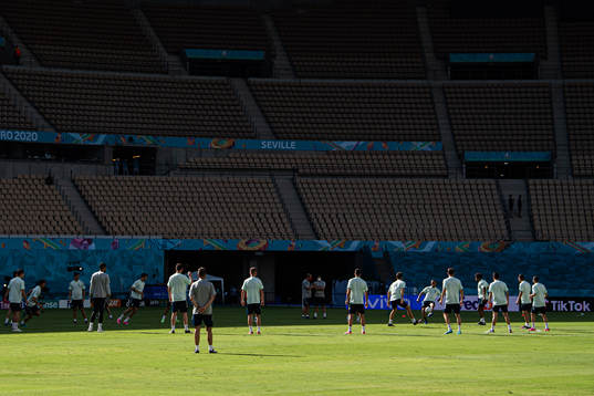 Players of the Spanish national football team at a training