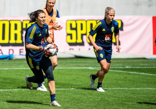 goalkeeper Zecira Musovic of Sweden