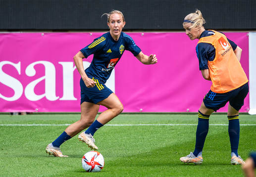 Julia Roddar of Sweden