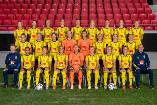 Players and coaching staff of the Swedish national woman´s