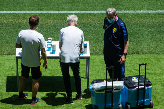 Team doctors Jonas Werner and Anders Valentin and