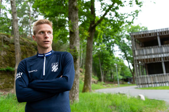 IFK Göteborgs Oscar Wendt blir intervjuad