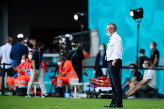 head coach Janne Andersson of Sweden