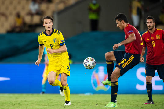 Albin Ekdal of Sweden Rodri Rodri of Spain