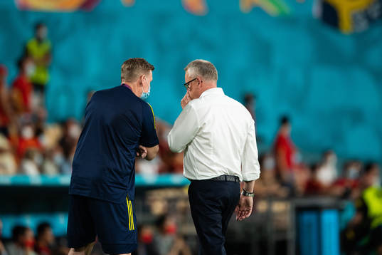 assistant coach Peter Wettergren and head coach Janne
