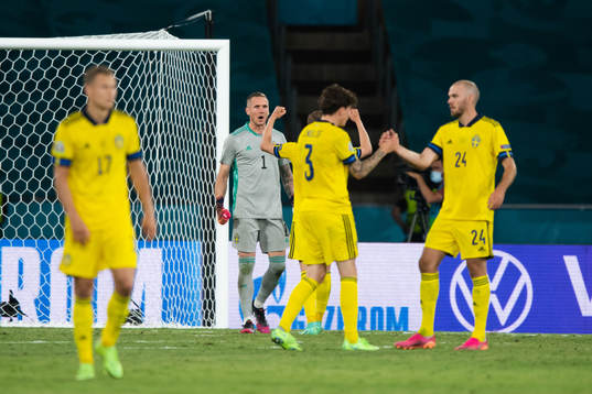 goalkeeper Robin Olsen of Sweden celebrates