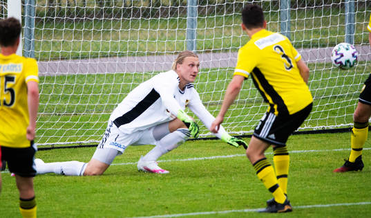 IFK Hässleholms målvakt Carl Lundahl Persson i matchen i