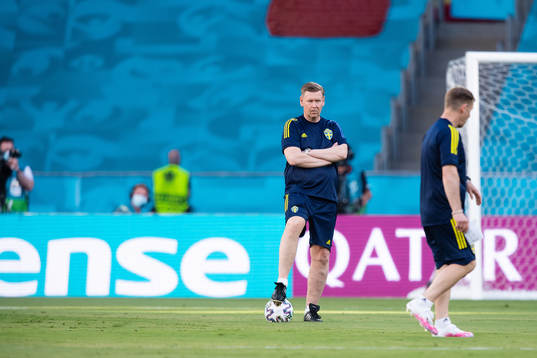 assistant coach Peter Wettergren of Sweden