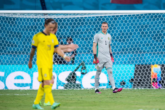 goalkeeper Robin Olsen of Sweden