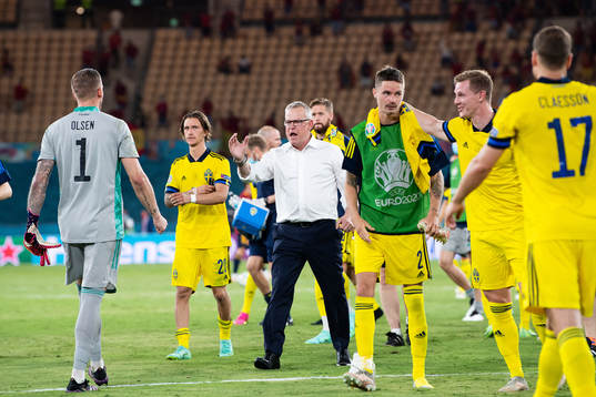 goalkeeper Robin Olsen and head coach Janne Andersson of