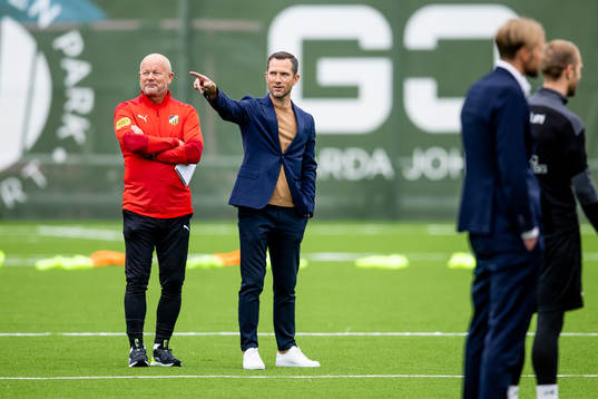 Häckens tränare Per-Mathias Högmo och sportchefen Martin