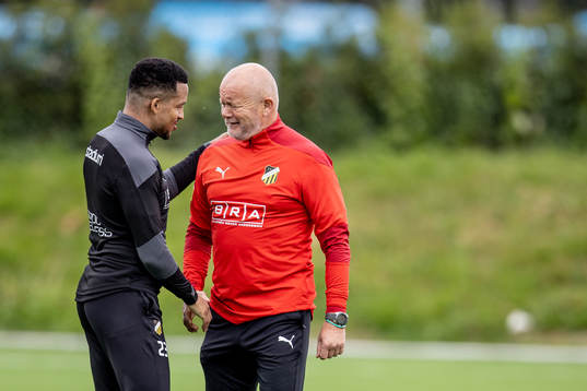 Häckens tränare Per-Mathias Högmo och Martin Olsson
