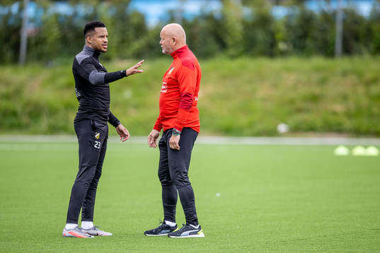 Häckens tränare Per-Mathias Högmo och Martin Olsson