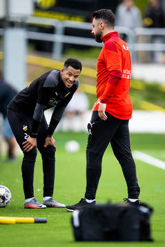 Häckens Martin Olsson och Fysioterapeut