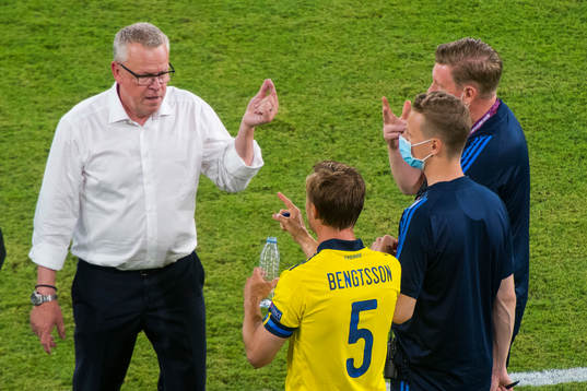 head coach Janne Andersson and Pierre Bengtsson of Sweden