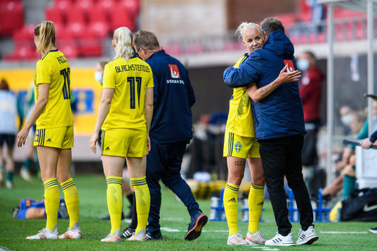 Caroline Seger and Peter Gerhardsson, Head coach of Sweden