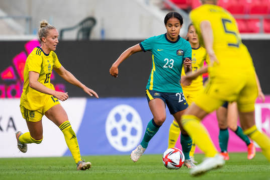 Julia Roddar of Sweden and Alexandra Chidiac of Australia