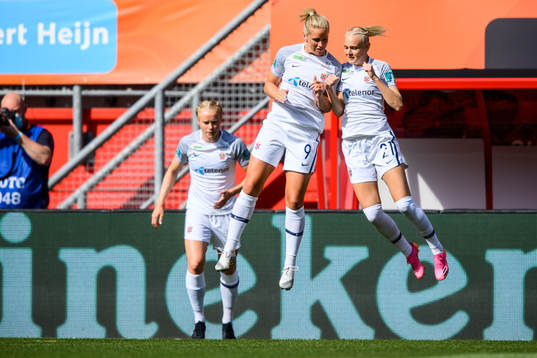 Elise Hove Thorsnes and Karina Sævik of Norway