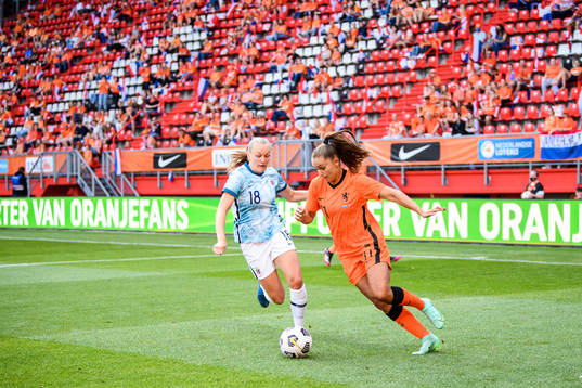 Frida Maanum of Norway and Lieke Martens of the Netherlands