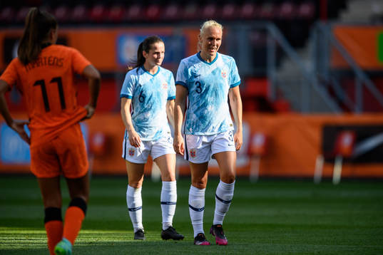 Tuva Hansen and Maria Thorisdottir of Norway