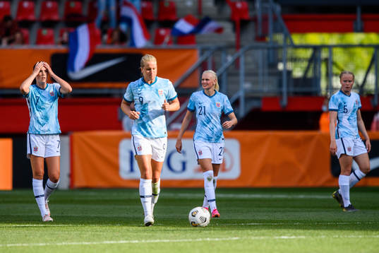 Ingrid Syrstad Engen, Elise Hove Thorsnes, Karina Sævik