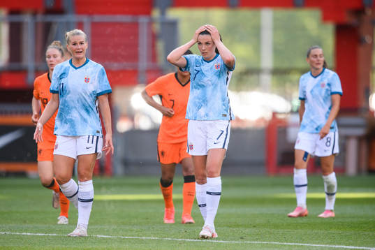 Lisa-Marie Karlseng Utland, Ingrid Syrstad Engen and Vilde