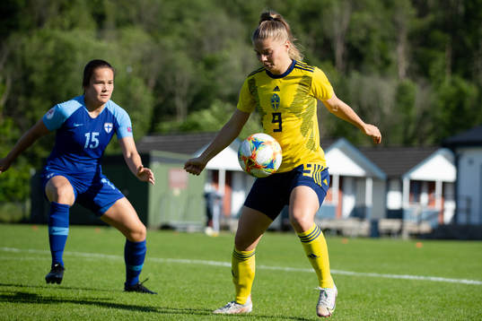 Finlands Nana Yang och Sveriges Therese Simonsson