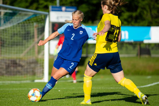 Finlands Emma Santamäki och Sveriges Paulina Nyström