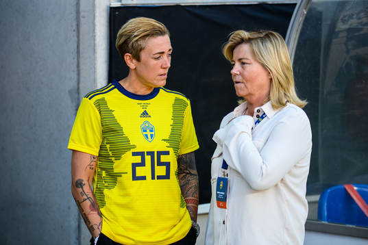Therese Sjögran and Marika Domansk Lyfors, team manager of
