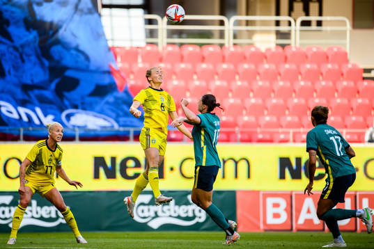 Magdalena Eriksson of Sweden and Emily Gielnik of Australia