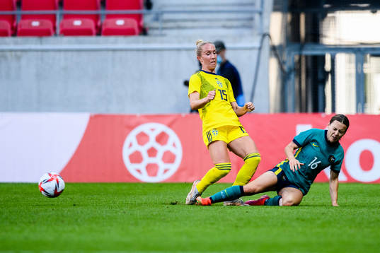 Julia Roddar of Sweden and Hayley Raso of Australia