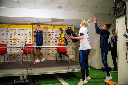 Olivia Schough, Kosovare Asllani and Emma Berglund