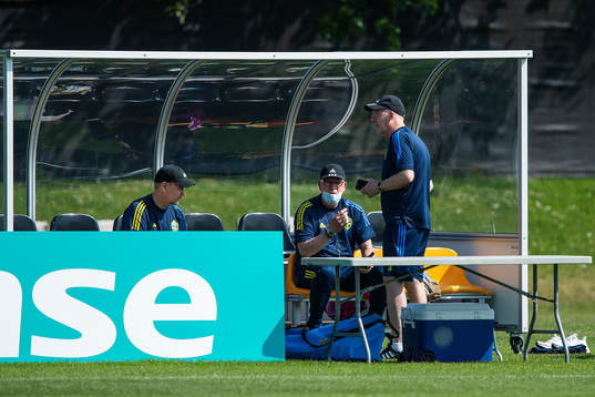 assistant coach Peter Wettergren, head coach Janne