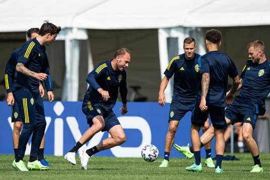 Victor Nilsson Lindelöf, Andreas Granqvist, Viktor