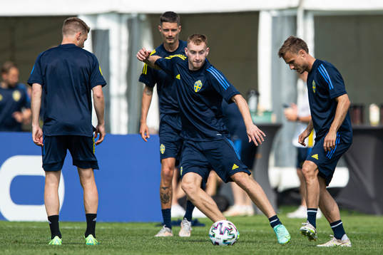 Dejan Kulusevski and Pierre Bengtsson of the Swedish