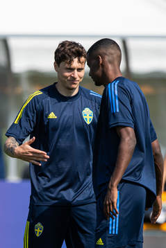 Victor Nilsson Lindelöf and Alexander Isak of the Swedish