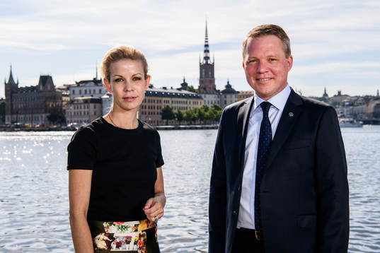 Finansborgarråd Anna König Jerlmyr och Svenska