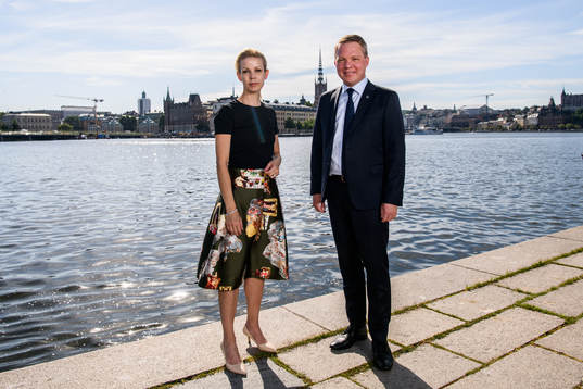 Finansborgarråd Anna König Jerlmyr och Svenska