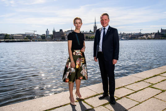 Finansborgarråd Anna König Jerlmyr och Svenska